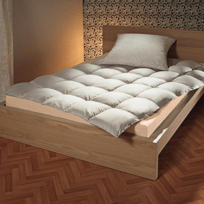 Moschus-Daunen-Kassettenbett (155 x 200 cm)