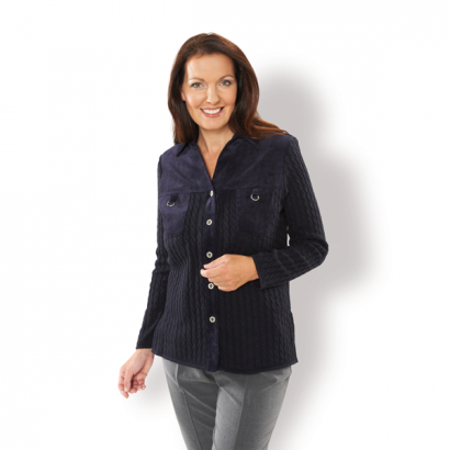 Strickjacke im Materialmix