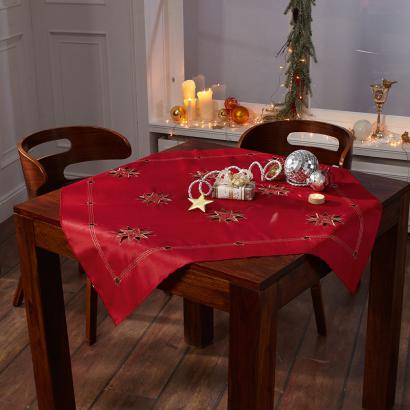 Tischdecke mit Stickerei