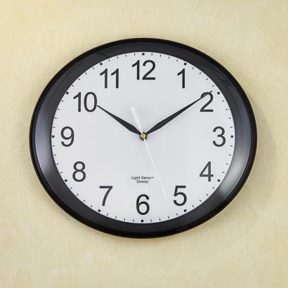 LED-Wanduhr  „Ovalis“