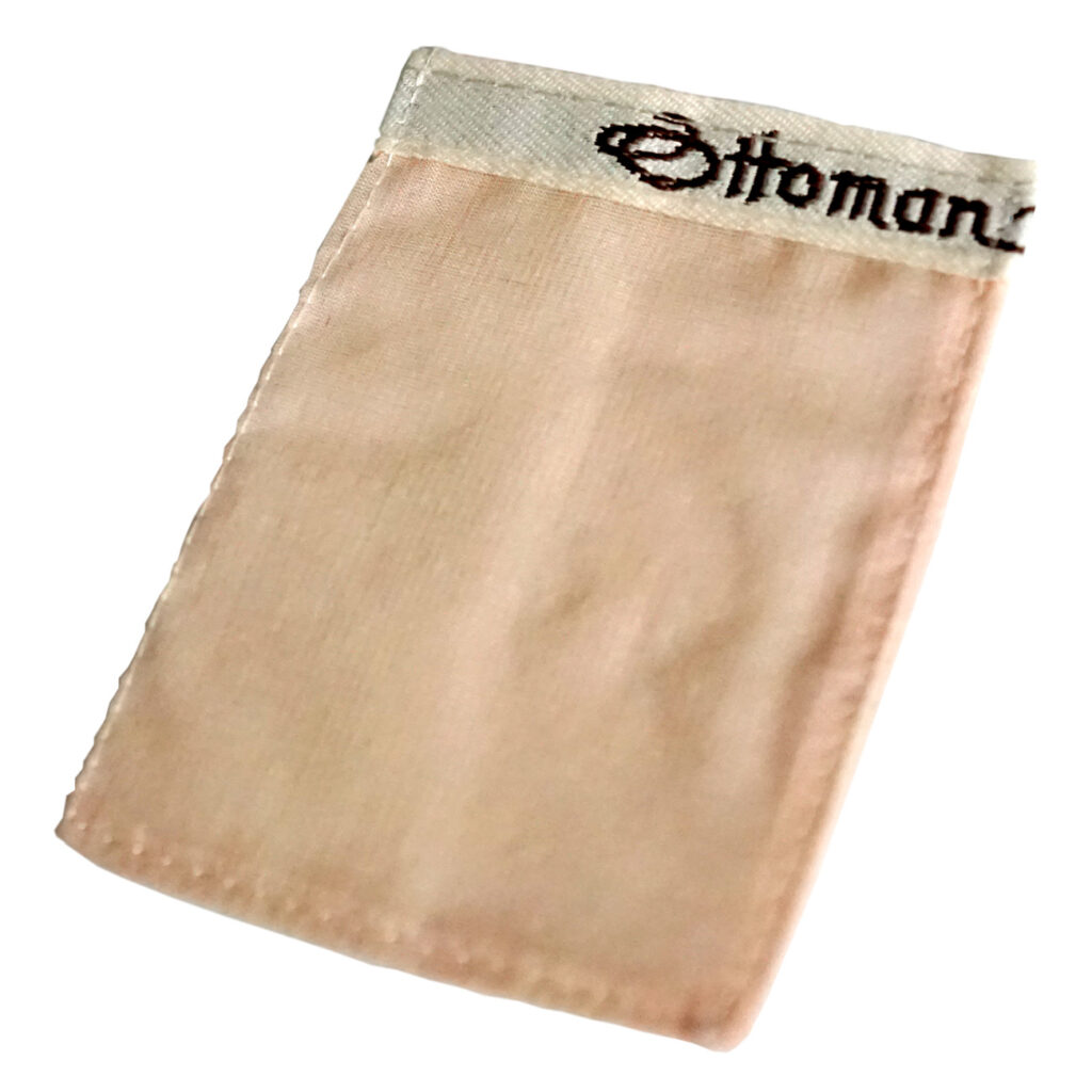 Mini Peelinghandschuh aus Seide, pflegendes Körperpeeling für Gesicht und Körper, 11 x 8cm Mini Peelinghandschuh aus Seide, pflegendes Körperpeeling für Gesicht und Körper, 11 x 8cm