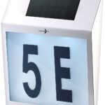 Solar-LED-Hausnummernleuchte mit Edelstahl-Gehäuse und Licht-Sensor
