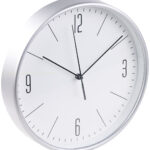 Klassische Wanduhr mit grossen Ziffern und flachem Design, Ø 25 cm