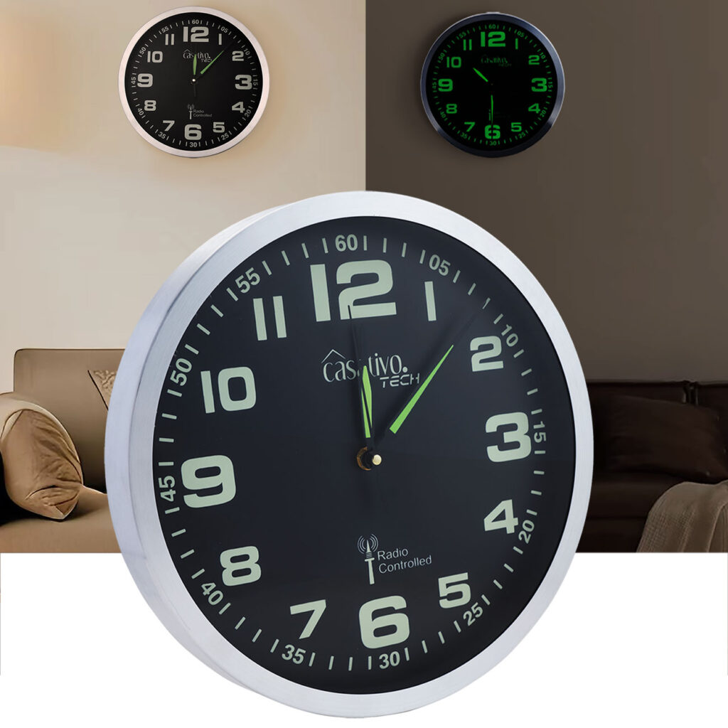 2er-Set Funk-Wanduhr mit laufruhigem Quarz-Uhrwerk, nachleuchtend, Ø 30 cm 2er-Set Funk-Wanduhr mit laufruhigem Quarz-Uhrwerk, nachleuchtend, Ø 30 cm