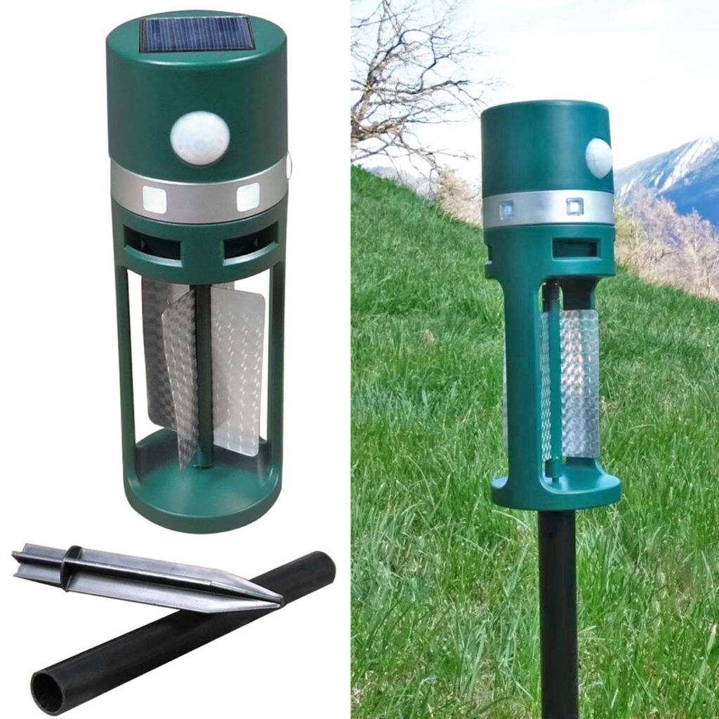 Solar Tiervertreiber mit Erdspiess und Bewegungssensor, Ultraschall und Lichtblitze Solar Tiervertreiber mit Erdspiess und Bewegungssensor, Ultraschall und Lichtblitze