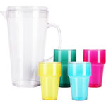 Praktischer Krug mit 4 farbigen Bechern, 2,2 L