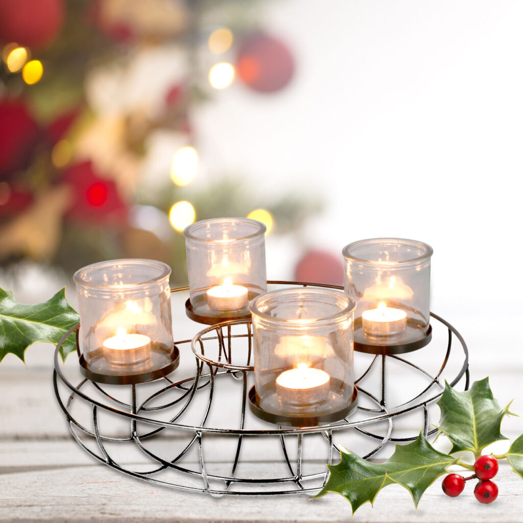 Adventskranz aus Drahtgeflecht, inkl. 4 Windlichtern, Ø 35 Adventskranz aus Drahtgeflecht, inkl. 4 Windlichtern, Ø 35