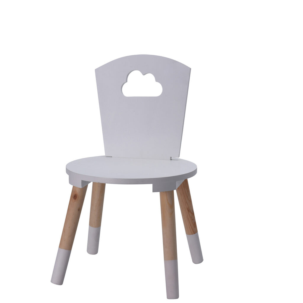 Kinderstuhl aus Holz, Stuhl mit Lehne und Fräsung in Wolkenform Kinderstuhl aus Holz, Stuhl mit Lehne und Fräsung in Wolkenform