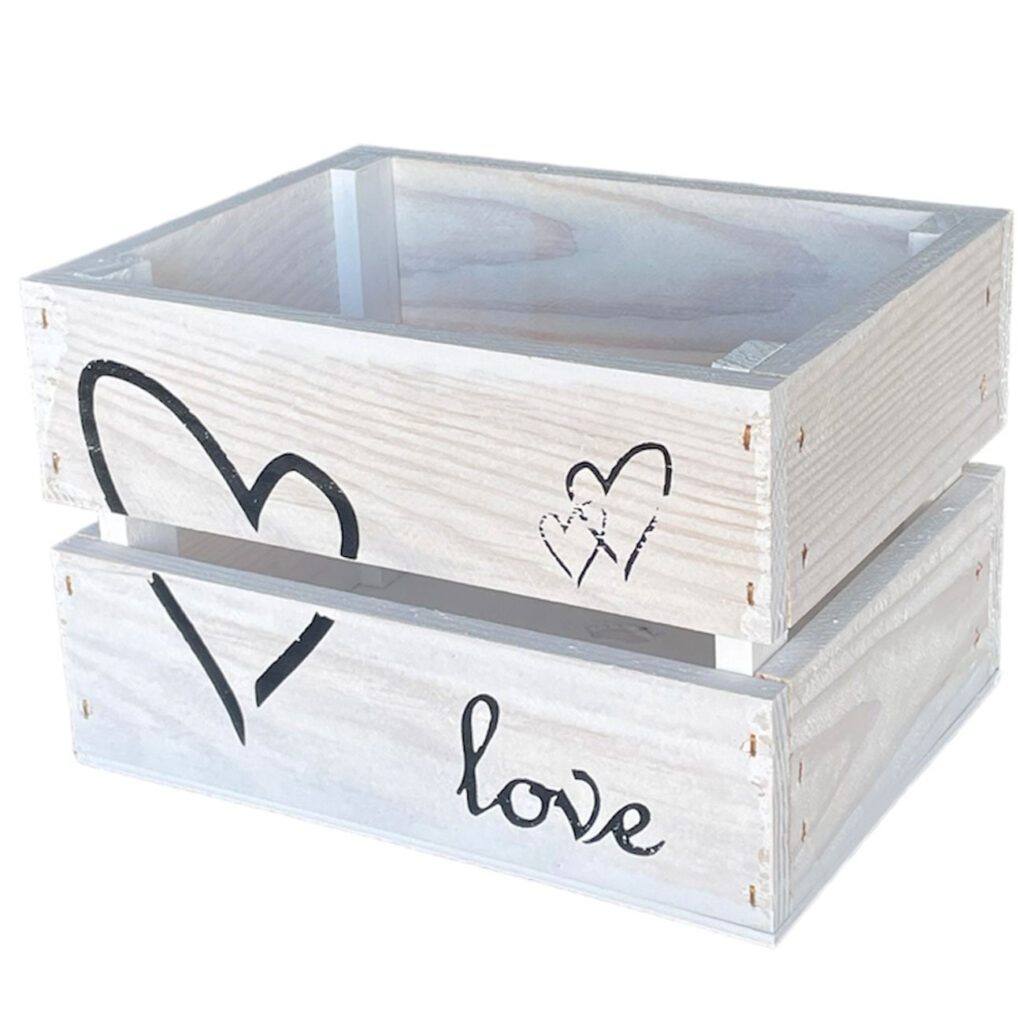 Geschenkkiste aus Holz, weiss, Love mit Herzen, 21 x 15 x 13,5 cm Geschenkkiste aus Holz, weiss, Love mit Herzen, 21 x 15 x 13,5 cm
