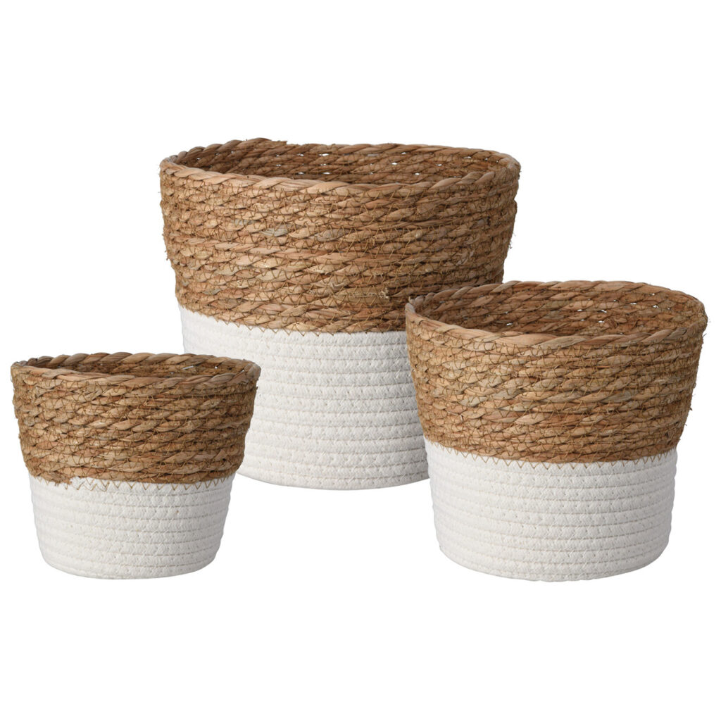 Körbe rund, 3er-Set aus weisser Baumwolle und Naturgeflecht Körbe rund, 3er-Set aus weisser Baumwolle und Naturgeflecht