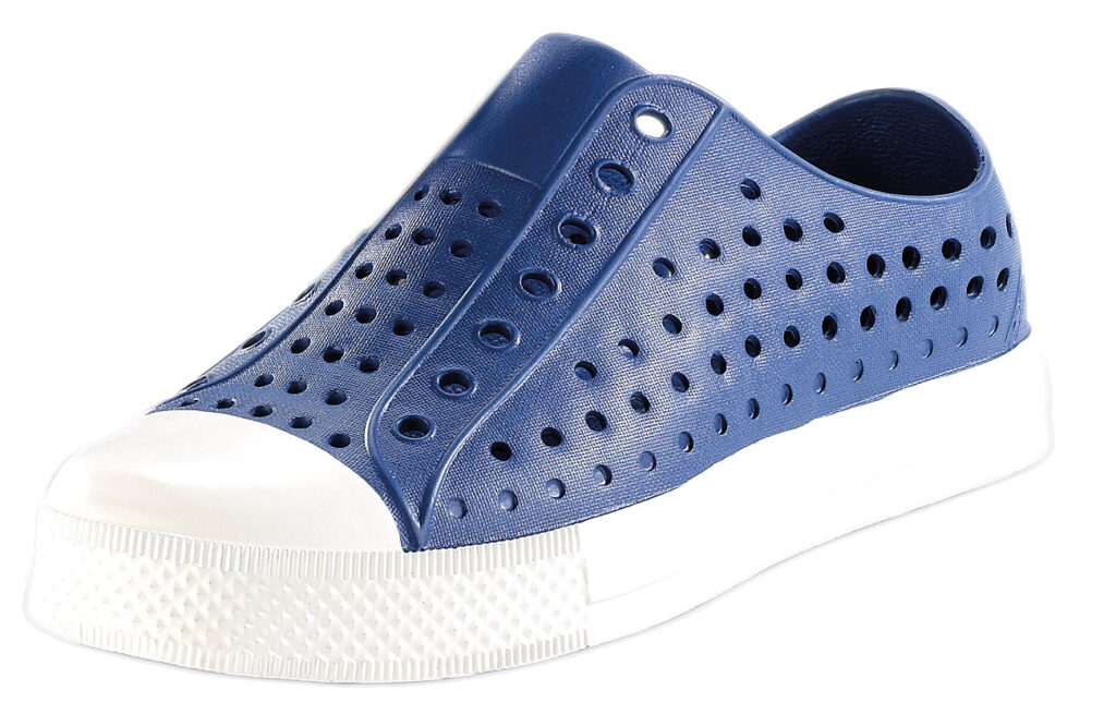 Strandschuh Modell „Sneaker“, Grösse 43