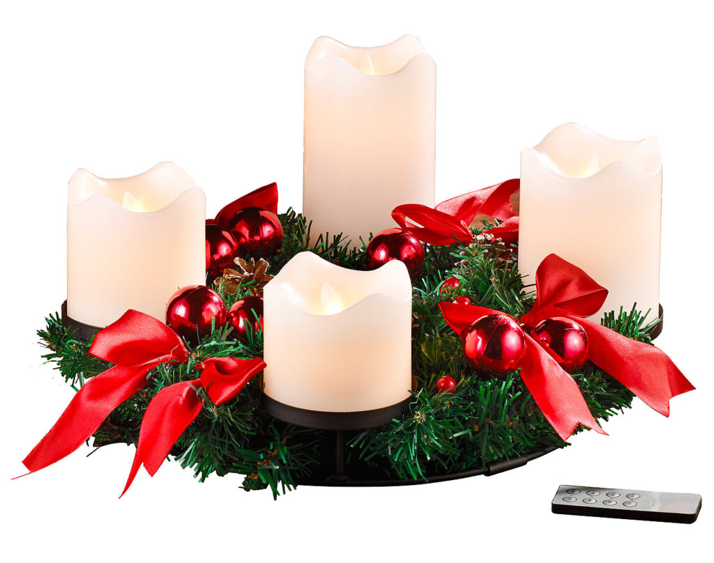 Adventskranz mit weissen LED-Kerzen, rot geschmückt Adventskranz mit weissen LED-Kerzen, rot geschmückt