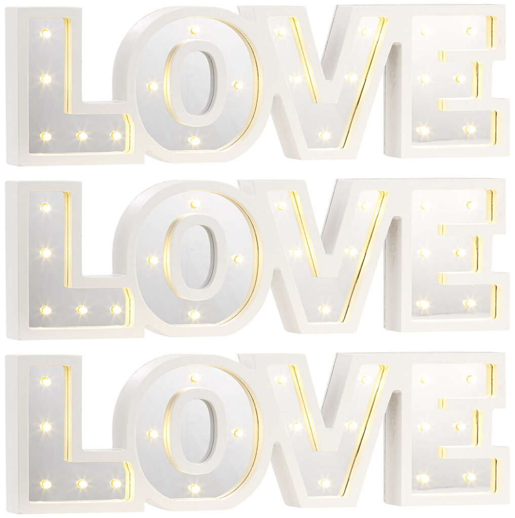 LED-Schriftzug „LOVE“ aus Holz & Spiegeln mit Timer, 3er-Set LED-Schriftzug „LOVE“ aus Holz & Spiegeln mit Timer, 3er-Set