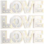 LED-Schriftzug „LOVE“ aus Holz & Spiegeln mit Timer, 3er-Set
