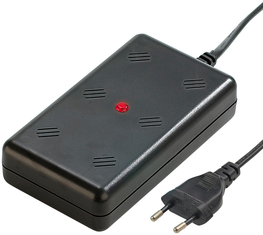 Marder-Frei für Haus, Garage, Stall, Dachboden, Gartenlaube, 230 Volt Marder-Frei für Haus, Garage, Stall, Dachboden, Gartenlaube, 230 Volt