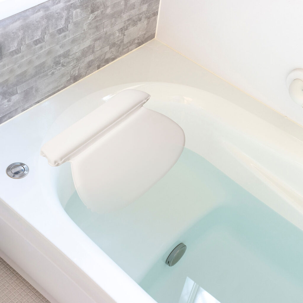 Glattes Badewannen-Kissen mit 2 Kammern, Saugnäpfe, 36 x 31 x 4 cm