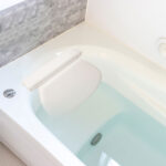 Glattes Badewannen-Kissen mit 2 Kammern, Saugnäpfe, 36 x 31 x 4 cm