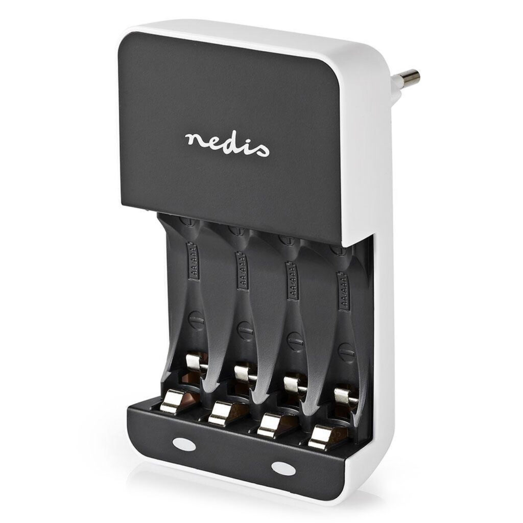 Ladegerät für 4 Akkus, AAA und AA, mit LED Statusanzeige