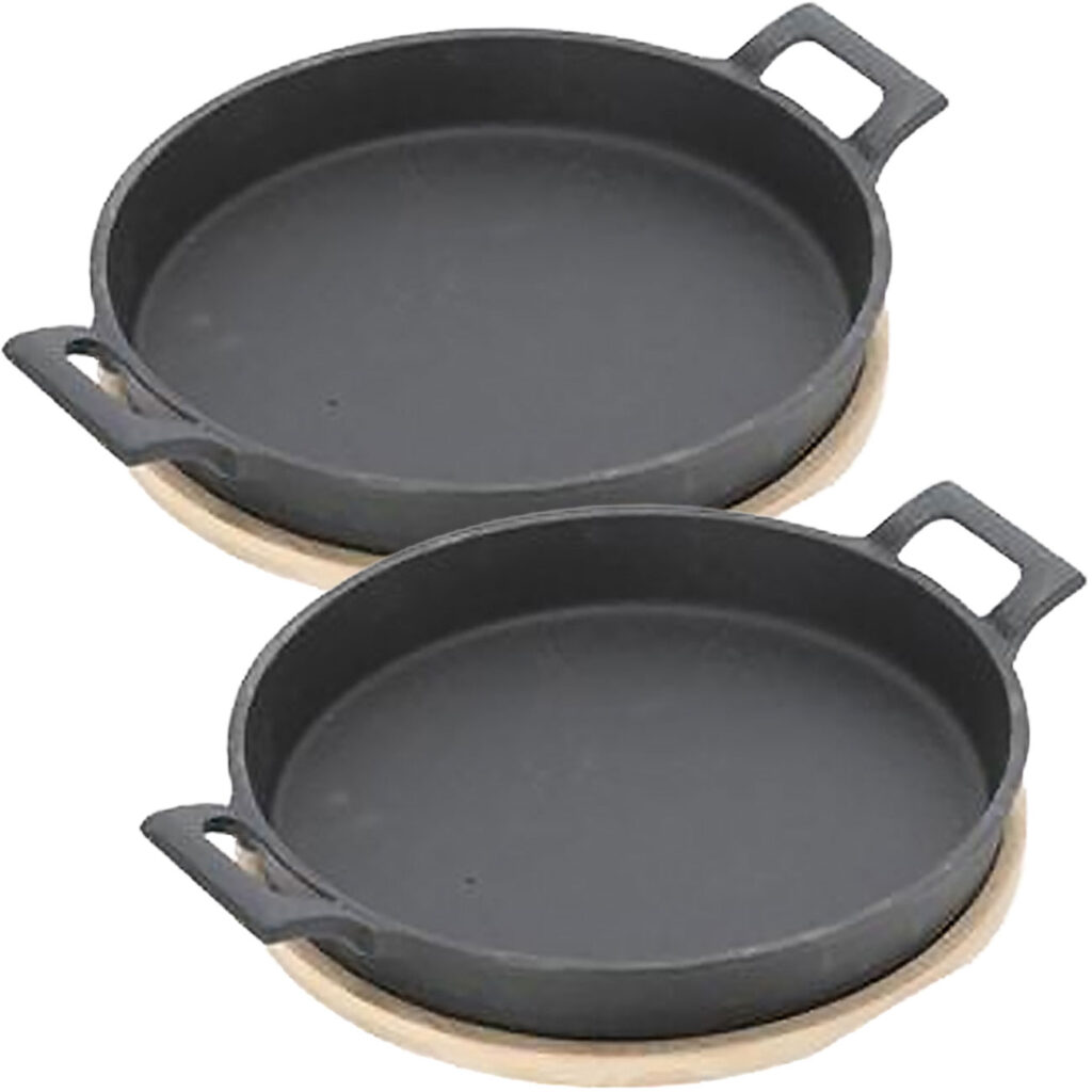 2er-Set Runde Servierpfanne aus Gusseisen, 2 Henkel und Bambusbrett, Ø 18,5 cm 2er-Set Runde Servierpfanne aus Gusseisen, 2 Henkel und Bambusbrett, Ø 18,5 cm