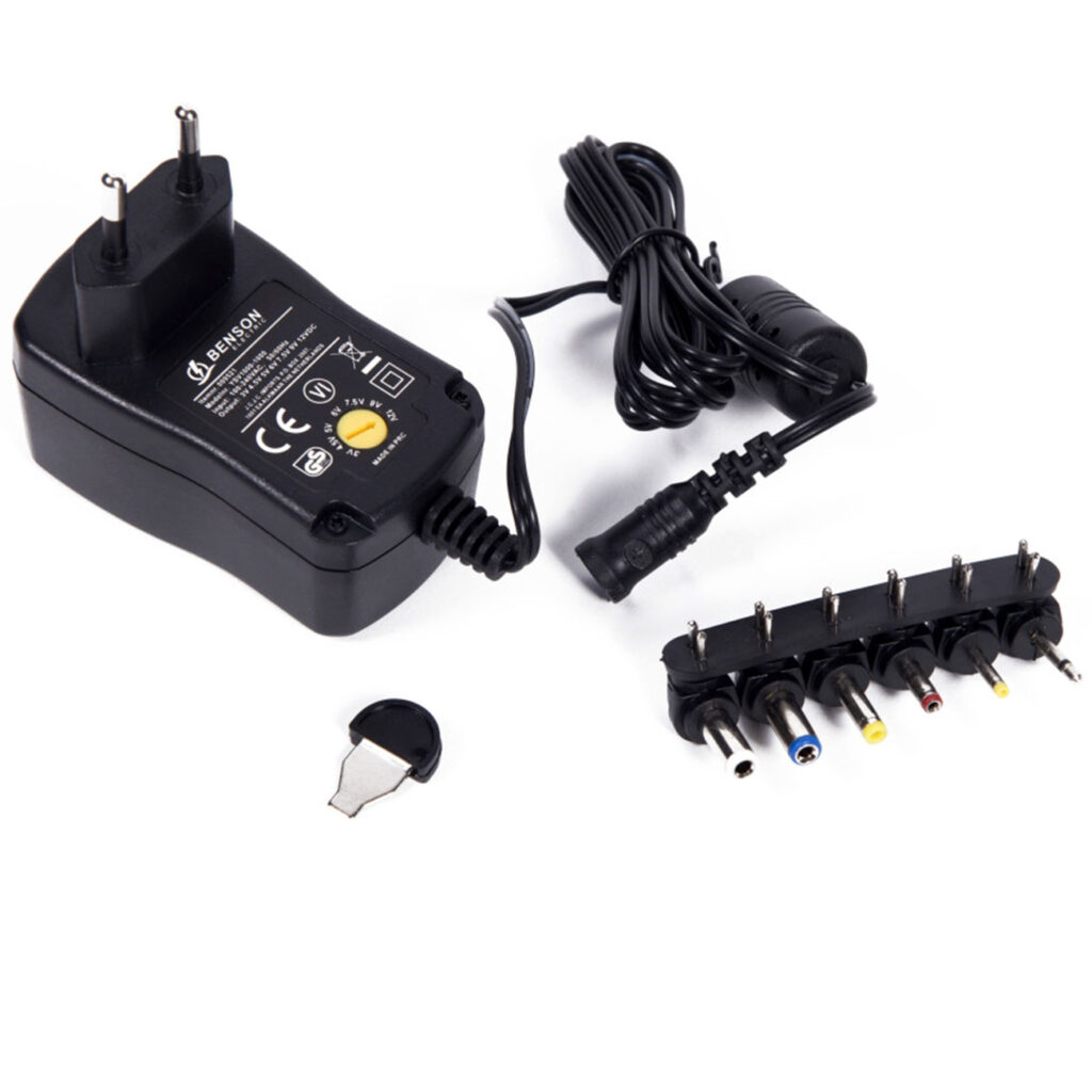 Universal Netzteil, 1000 mA, 3- 12 V, 6 Adapterstecker