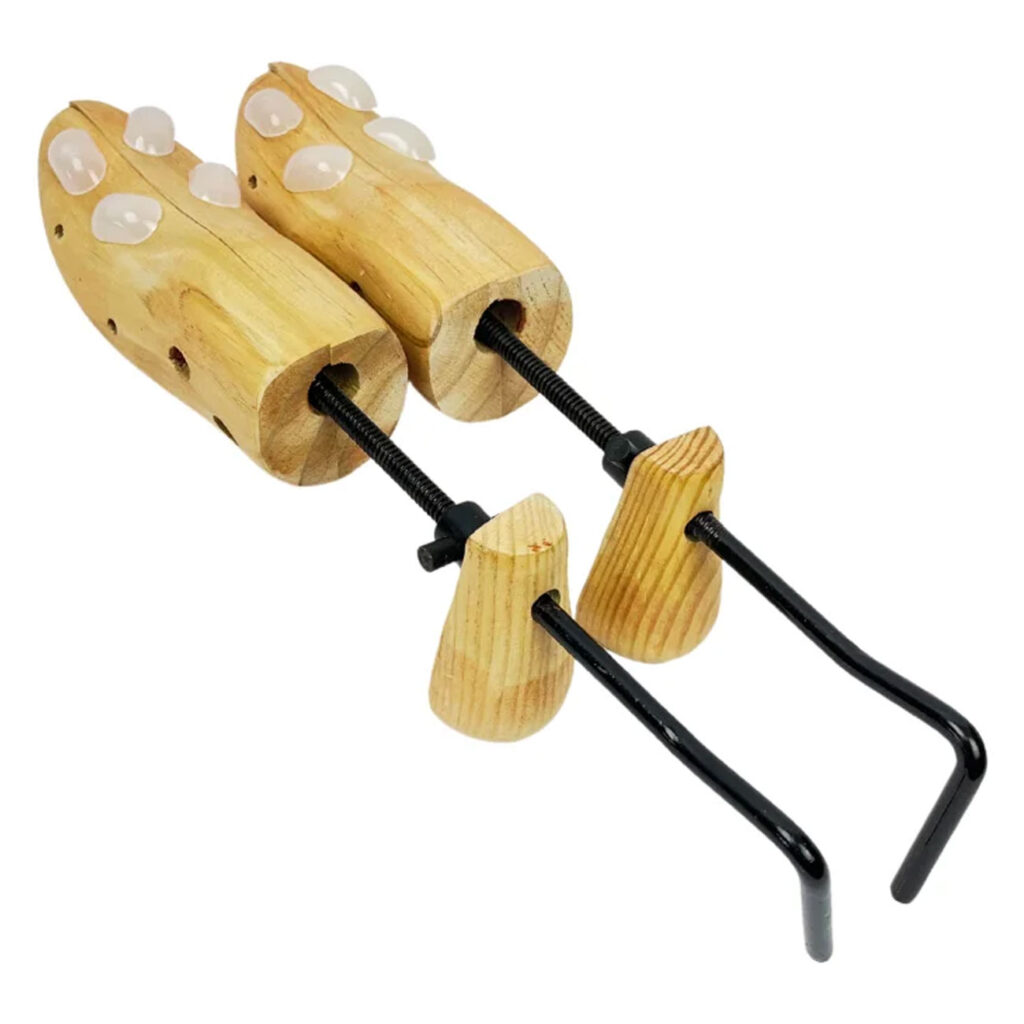 2-Wege Schuhspanner aus Zedernholz mit Druckpunkt-Entlastung für Herrenschuhe