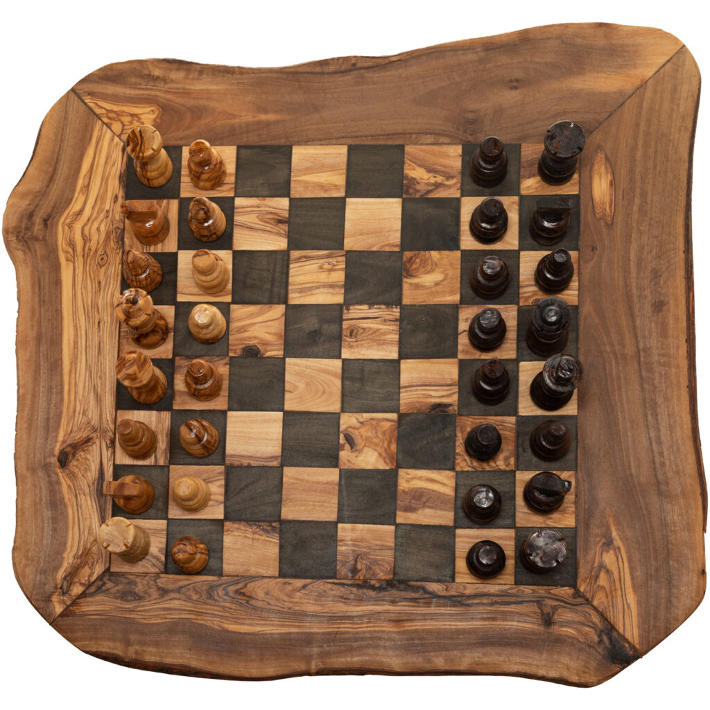 Rustikales Schachbrett aus Olivenholz mit Figuren, 50 x 50 cm, Made in Italy
