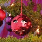 Singende Weihnachtsbaumkugel in rot