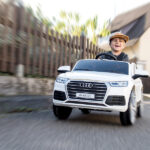 Kinderauto Audi Q5, bis 7 km/h, Fernsteuerung, MP3, weiss Kinderauto Audi Q5, bis 7 km/h, Fernsteuerung, MP3, weiss