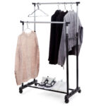 Verstellbarer Kleiderständer mit Doppel-Kleiderstange & Rollen Verstellbarer Kleiderständer mit Doppel-Kleiderstange & Rollen