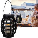 Solarlaterne mit LED Kerze, 15 x 15 x 32 cm, inkl. Aufhängung Solarlaterne mit LED Kerze, 15 x 15 x 32 cm, inkl. Aufhängung