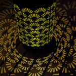 Solar Laterne, Metall, schwarz mit goldenen Appliktionen, Ø 13 x H 23,5 cm Solar Laterne, Metall, schwarz mit goldenen Appliktionen, Ø 13 x H 23,5 cm