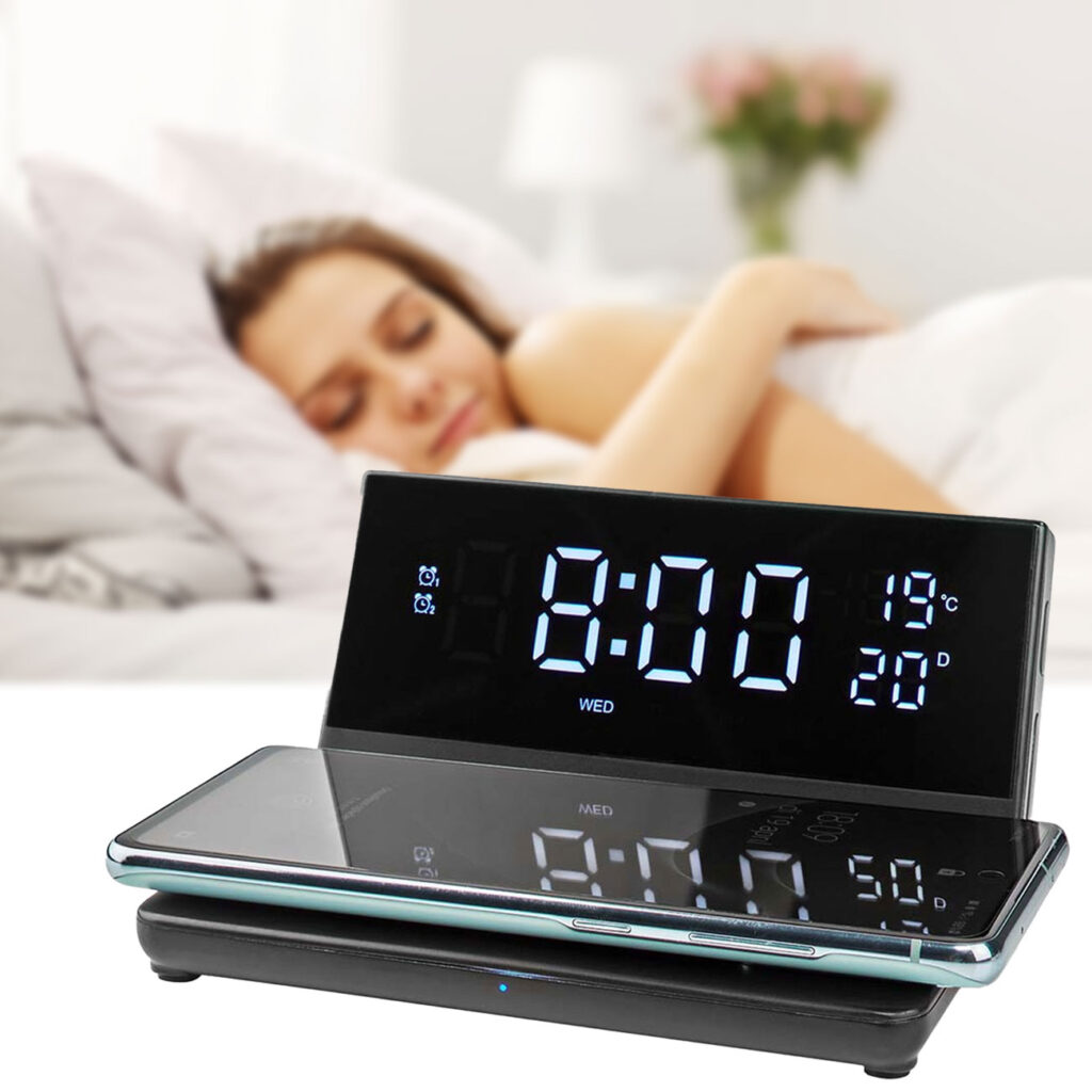 Wecker mit kabelloser QI-Ladefunktion, schwarz, 14 x 7 x 12.5 cm
