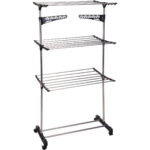 Wäscheständer mit 3 Ebenen und Sockenhaltern, mit Rollen Wäscheständer mit 3 Ebenen und Sockenhaltern, mit Rollen