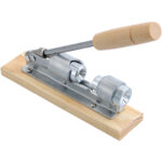 Retro Nussknacker mit innovativer Hebeltechnik Retro Nussknacker mit innovativer Hebeltechnik