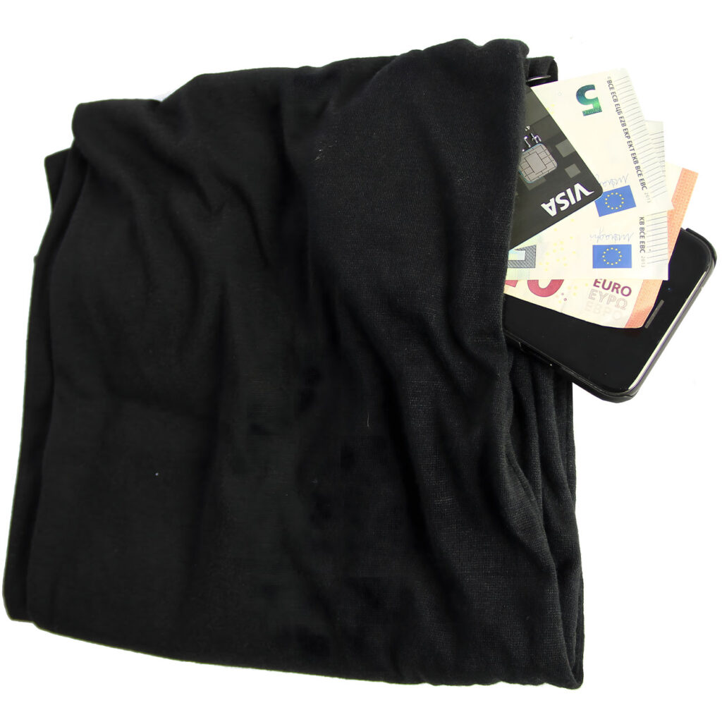 Rundschal mit versteckter Reissverschlusstasche Rundschal mit versteckter Reissverschlusstasche