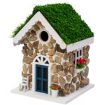 Nisthilfe in Steinhäuschen-Optik, mit liebevollen Details