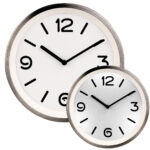 Edelstahl-Quarz-Wanduhr mit Zifferblatt-Beleuchtung und Lichtsensor Edelstahl-Quarz-Wanduhr mit Zifferblatt-Beleuchtung und Lichtsensor