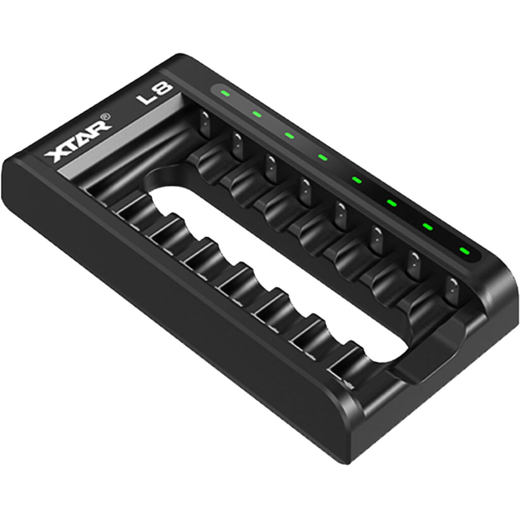 Li-Ionen-/NiMH-Akkuladegerät für 8 AAA-/AA-Akkus Li-Ionen-/NiMH-Akkuladegerät für 8 AAA-/AA-Akkus