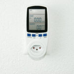 Doppeltarif Energiekostenmessgerät, Digital, bis 2500 Watt