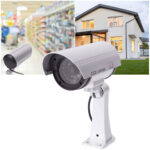 Überwachungskamera-Attrappe mit Signal LED