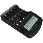 Schnellladegerät mit LCD-Display, 4 Akku Ladeplätze plus 5V USB-Anschluss