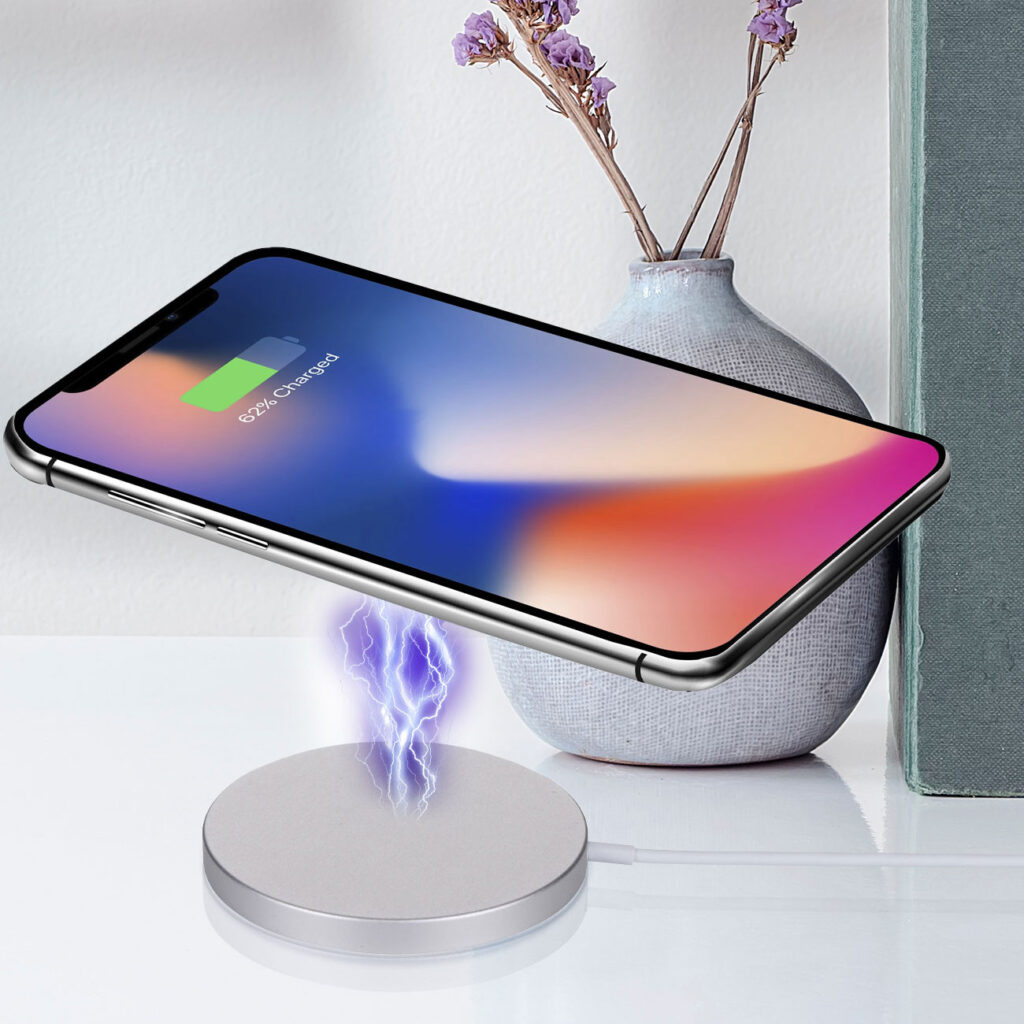 Qi Ladestation mit integriertem USB Kabel, 15 W Qi Ladestation mit integriertem USB Kabel, 15 W