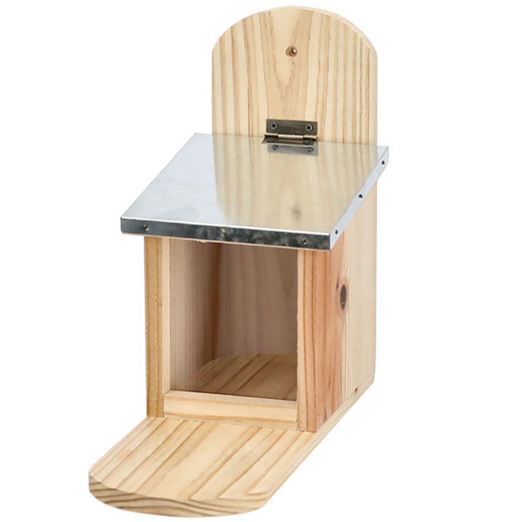Futterstation für Eichhörnchen aus Holz