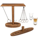 Ringwurf-Trinkspiel aus Holz mit 2 Shot-Gläsern