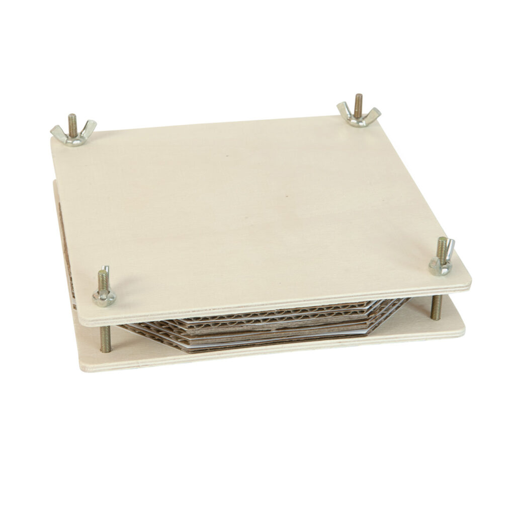 Blüten- und Pflanzenpresse aus Holz, 15 x 15 cm Blüten- und Pflanzenpresse aus Holz, 15 x 15 cm