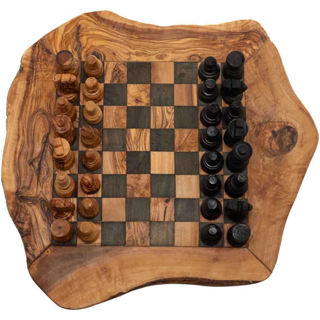 Rustikales Schachbrett aus Olivenholz mit Figuren, 30 x 30 cm, Made in Italy