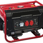 Tragbarer Benzin-Generator, 2.600 Watt (2.800 Watt Spitze), 2x 230 V, 15 L